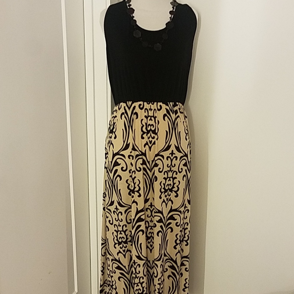 Maxi Dress Black top with tan and black design